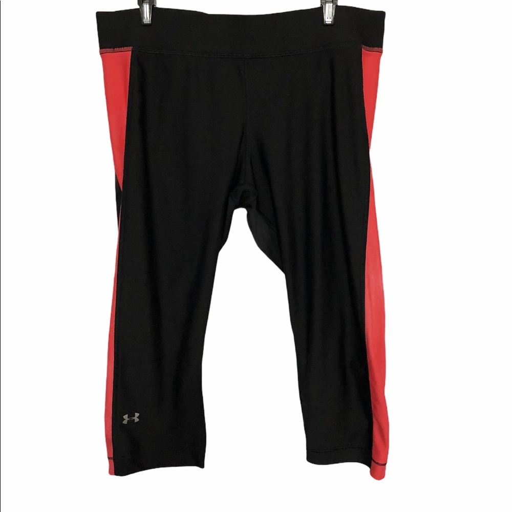 Under Armour black and salmon capris. Size XL